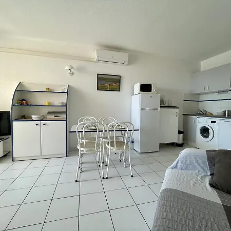 4 Pers, Piscine, Parking, Climatisation En Bord De Mer - Fr-1-338-508 Apartment *