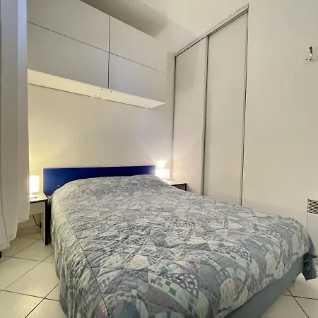 Apartment 4 Pers, Piscine, Parking, Climatisation En Bord De Mer - Fr-1-338-508