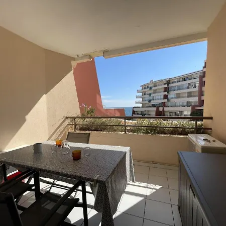 4 Pers, Piscine, Parking, Climatisation En Bord De Mer - Fr-1-338-508 Apartment